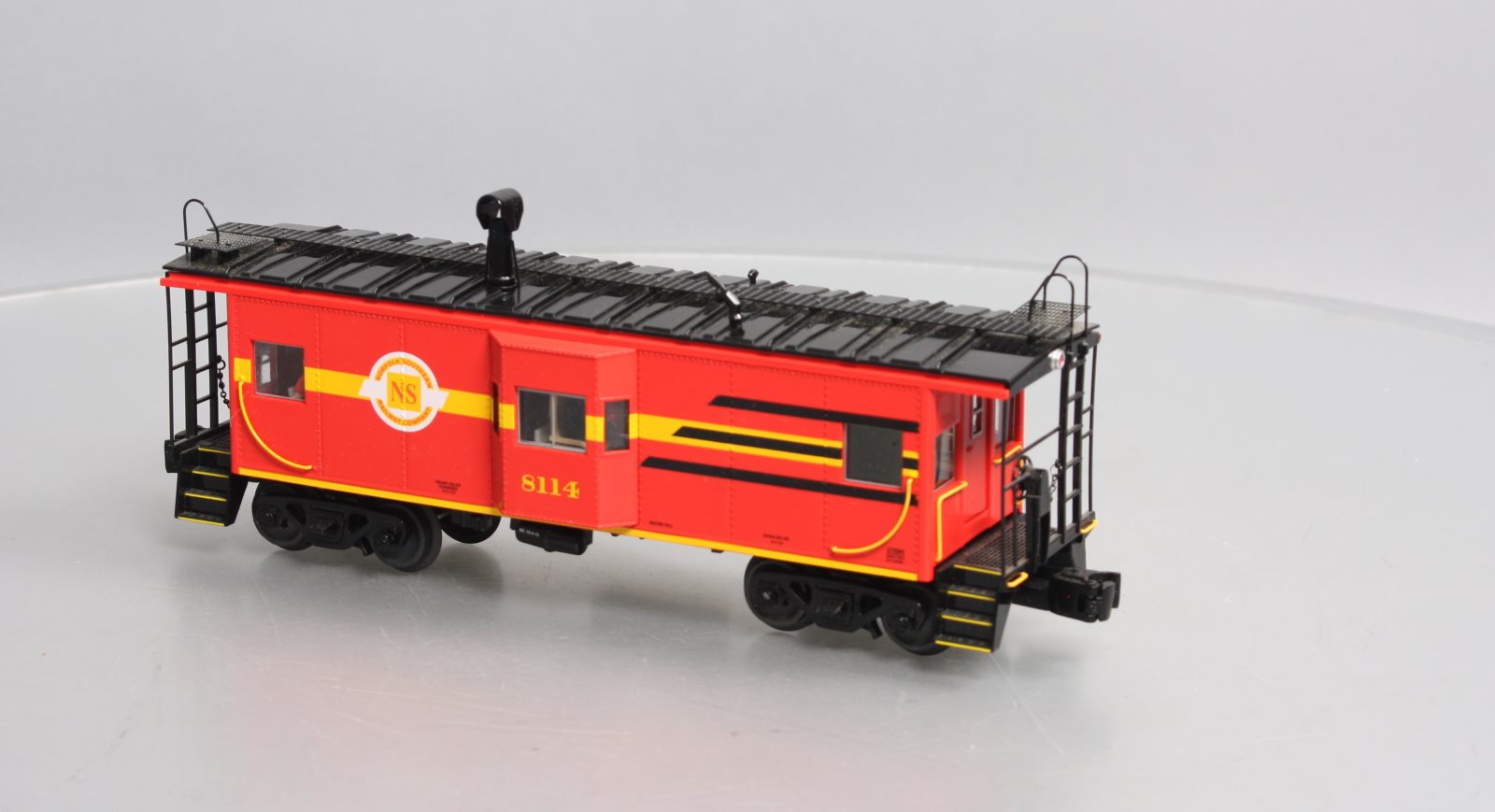 Lionel 6-27694 O Gauge Norfolk Southern NS Heritage Bay Window Caboose #8114