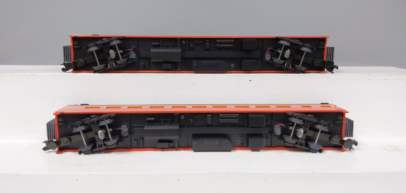 MTH 20-6623 O SP 70' Streamlined Sleeper/Diner Passenger Car Set (Set of 2) EX/Box
