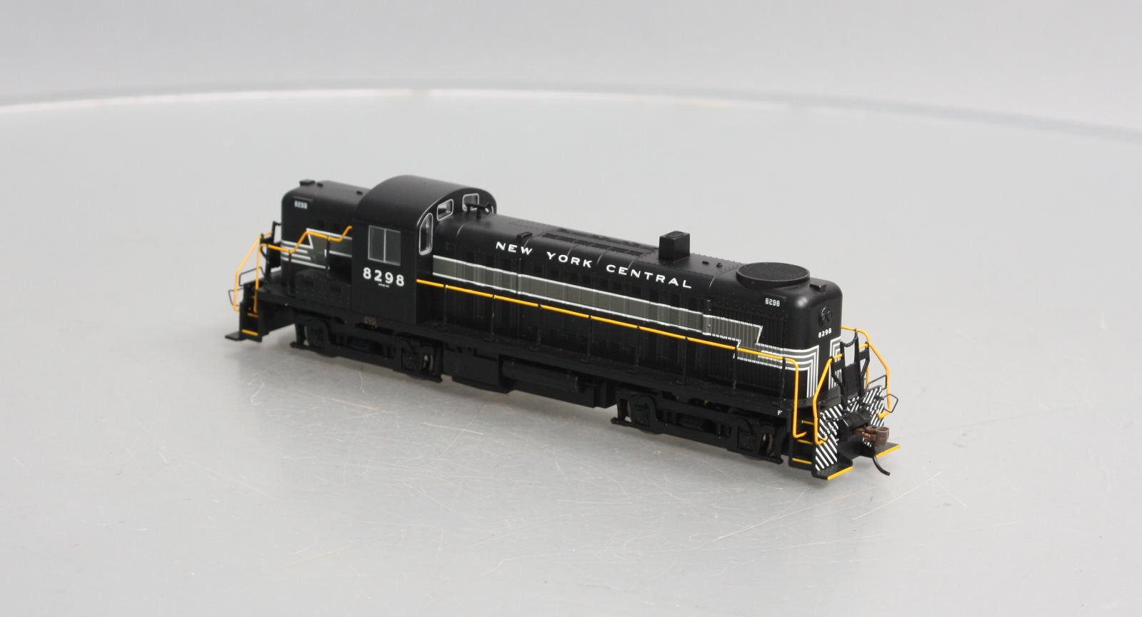 Bachmann 64206 HO NYC Alco RS 3 Diesel Locomotive #8298 w/DCC