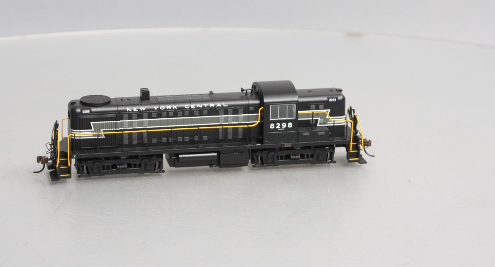 Bachmann 64206 HO NYC Alco RS 3 Diesel Locomotive #8298 w/DCC