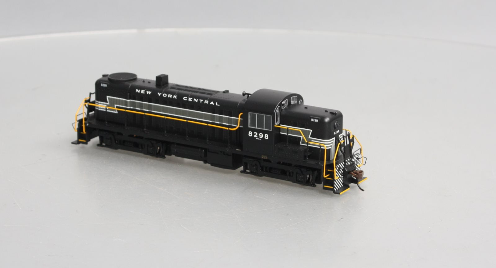 Bachmann 64206 HO NYC Alco RS 3 Diesel Locomotive #8298 w/DCC