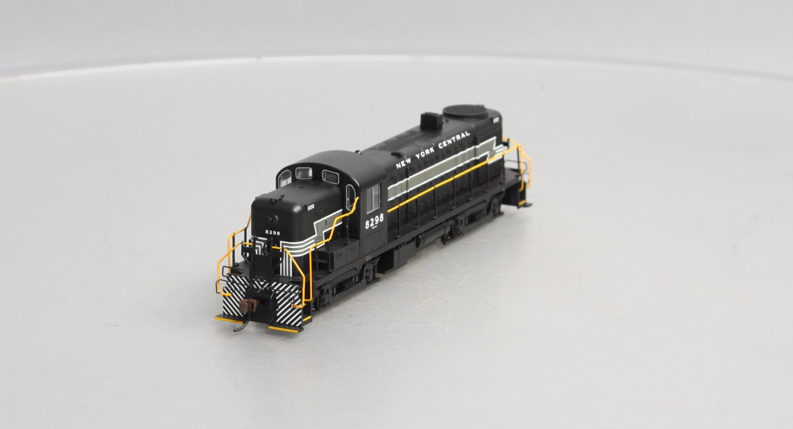 Bachmann 64206 HO NYC Alco RS 3 Diesel Locomotive #8298 w/DCC