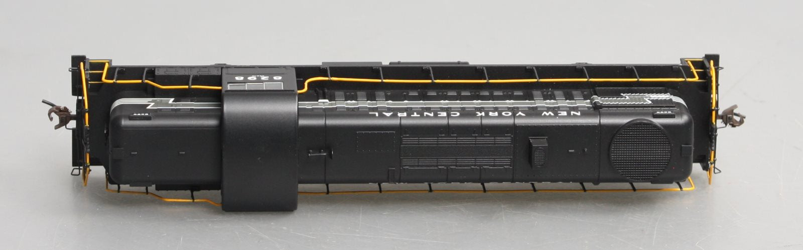 Bachmann 64206 HO NYC Alco RS 3 Diesel Locomotive #8298 w/DCC