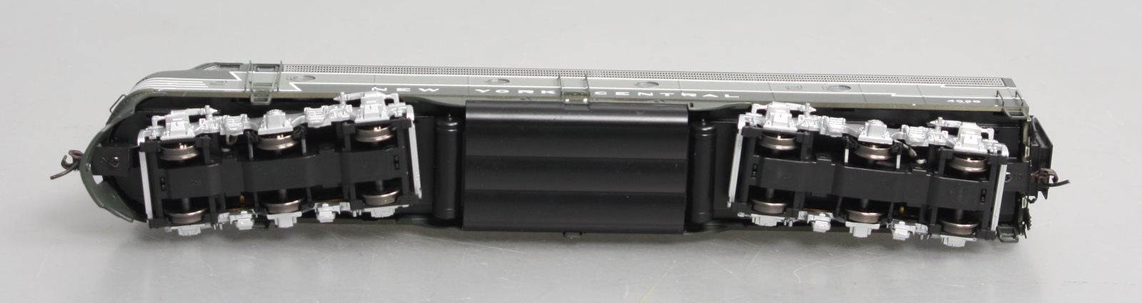 Broadway Limited 2752 HO New York Central EMD E8A Paragon2™ #4085