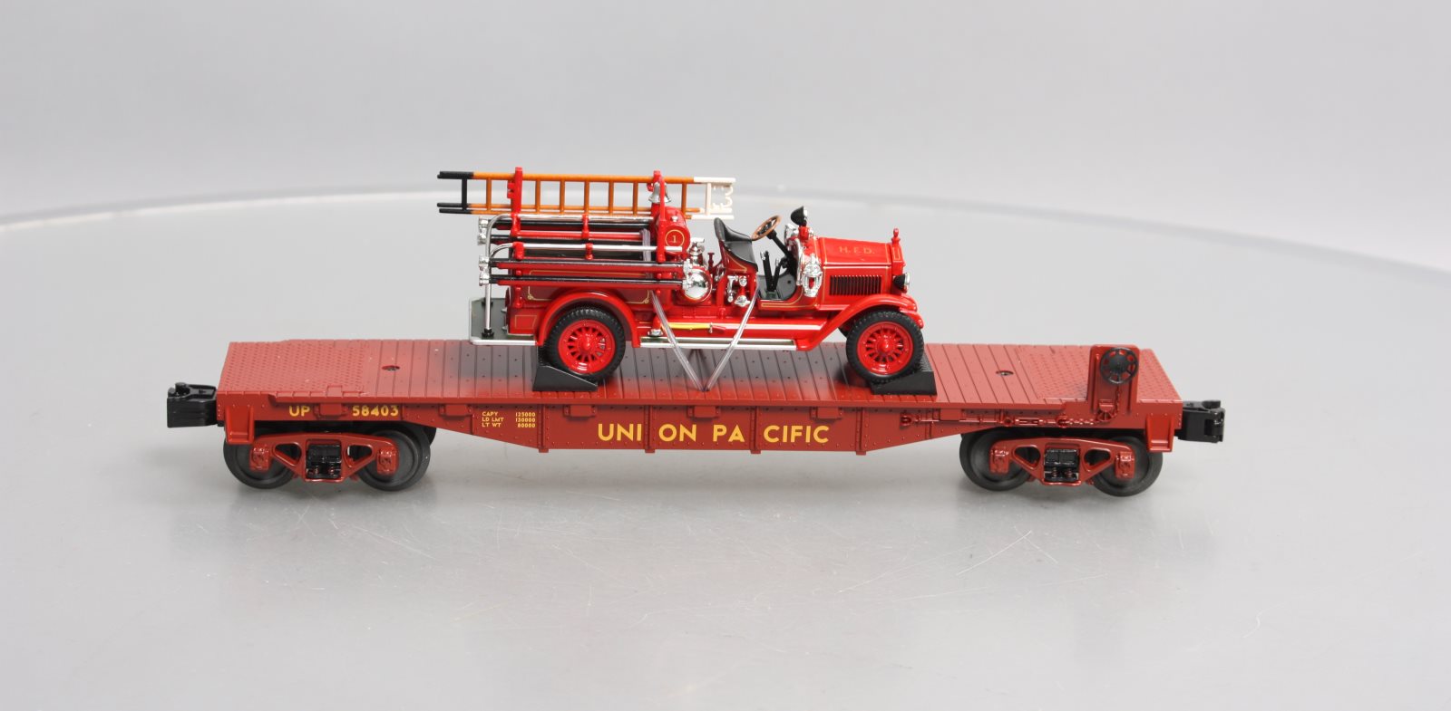 MTH 30-76403 UP Flat Car w/'23 Maxim C1 Fire Truck