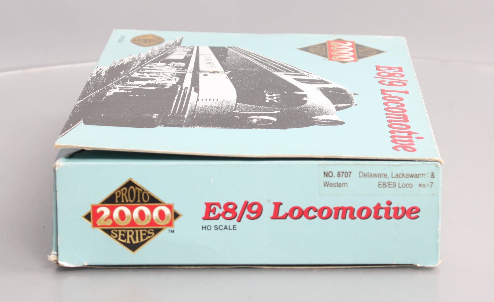 Proto 2000 8707 HO Scale DL&W E8/9 Diesel Locomotive #817 EX/Box