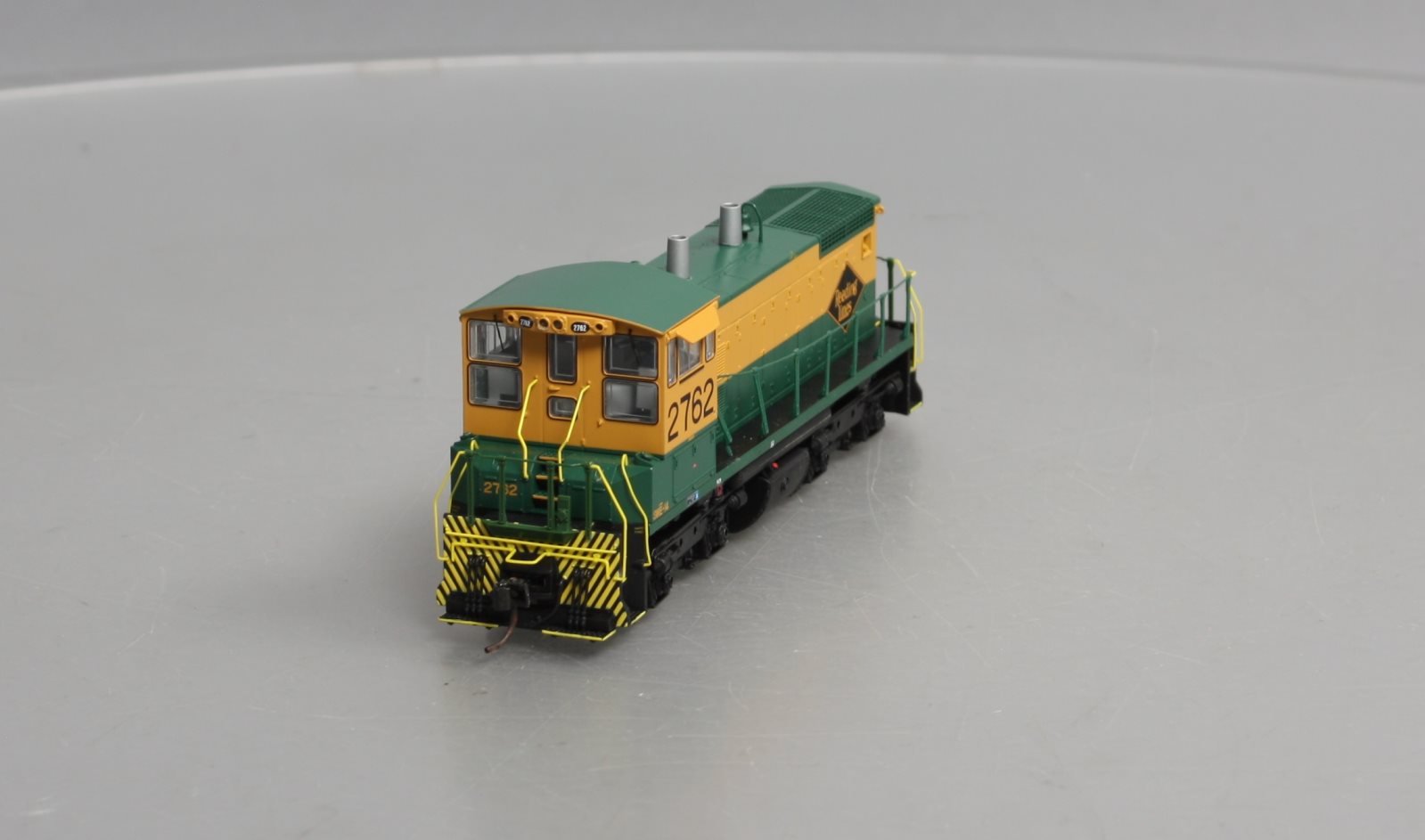 Broadway Limited 3331 HO Reading EMD SW1500 Diesel Locomotive w/DCC/Sound #2762