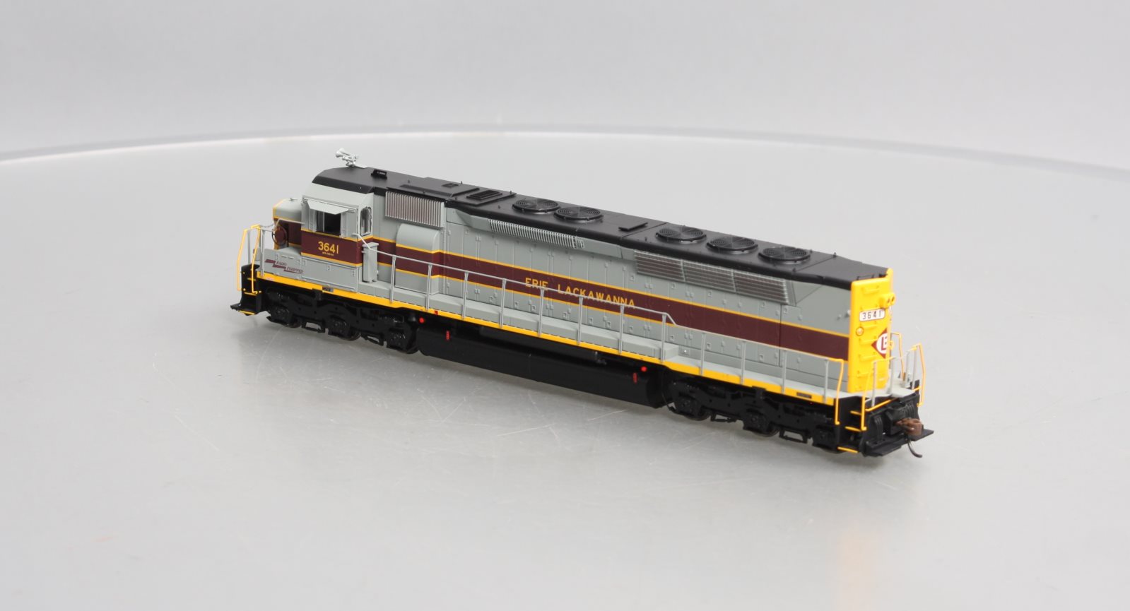 Athearn G63699 HO Erie Lackawanna SDP45 Diesel Locomotive with DCC & Sound #3641