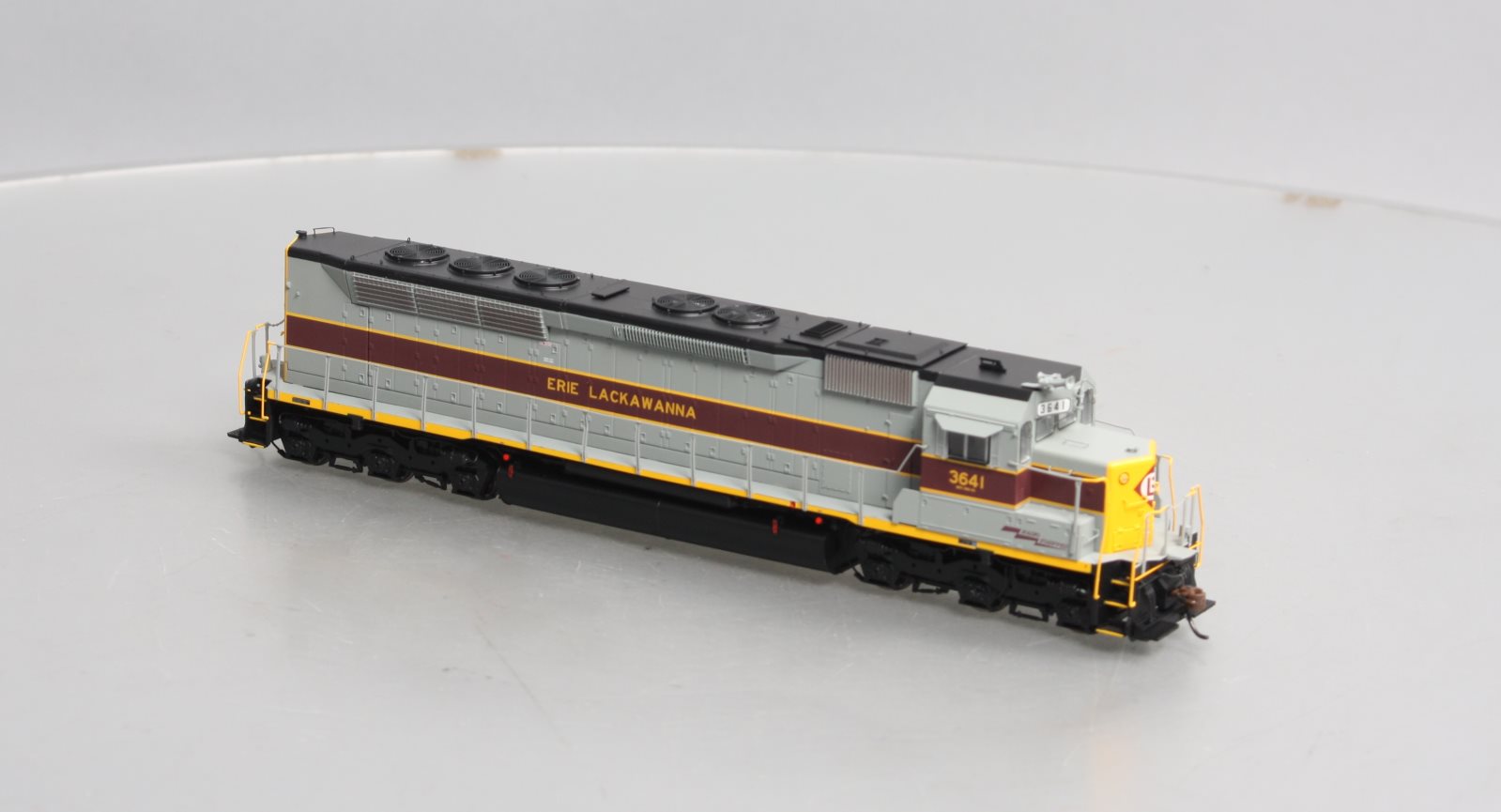 Athearn G63699 HO Erie Lackawanna SDP45 Diesel Locomotive with DCC & Sound #3641