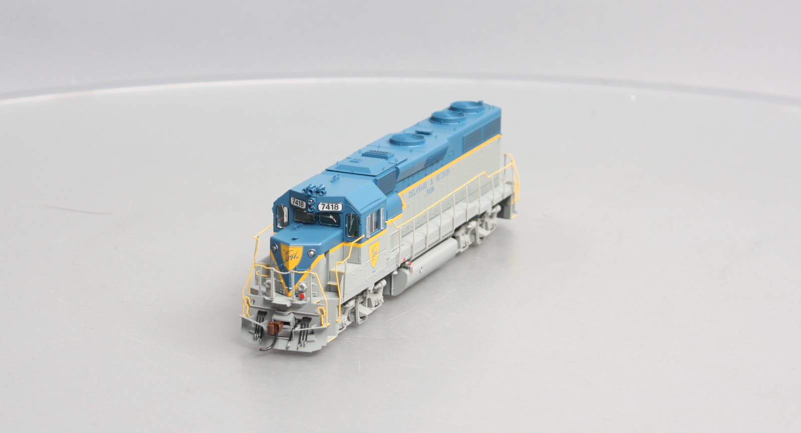 Athearn G40797 HO Delaware & Hudson GP39-2 Phase I Diesel Locomotive #7418