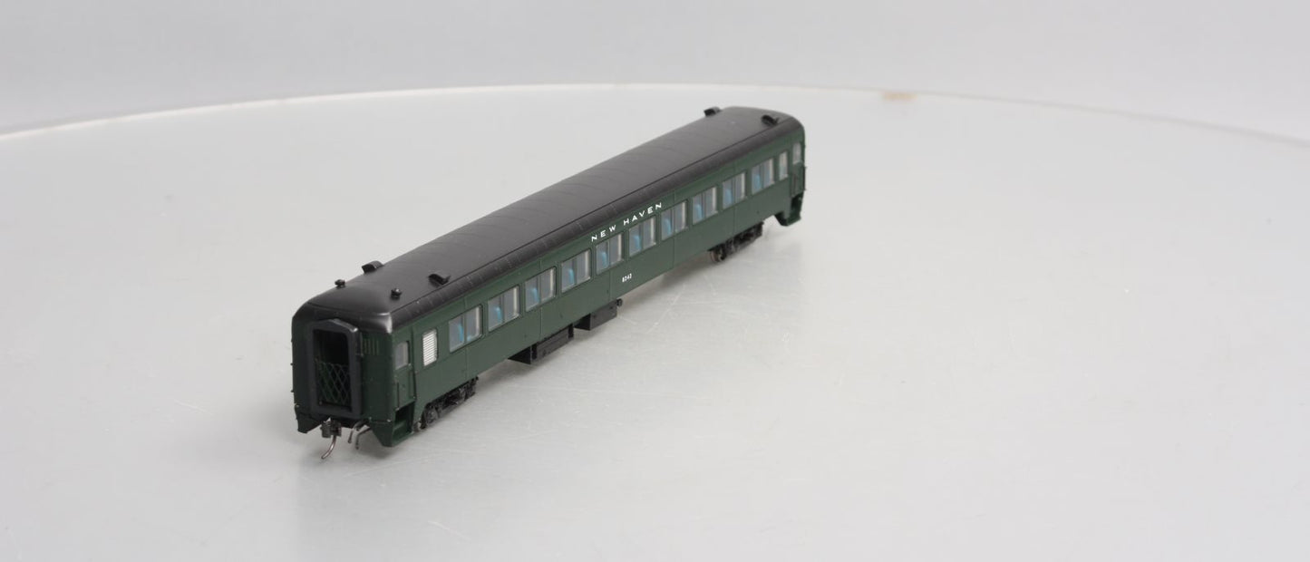 Rapido Trains 109126 HO New Haven 10-Window Coach, No Skirt #8242 (401 Green)