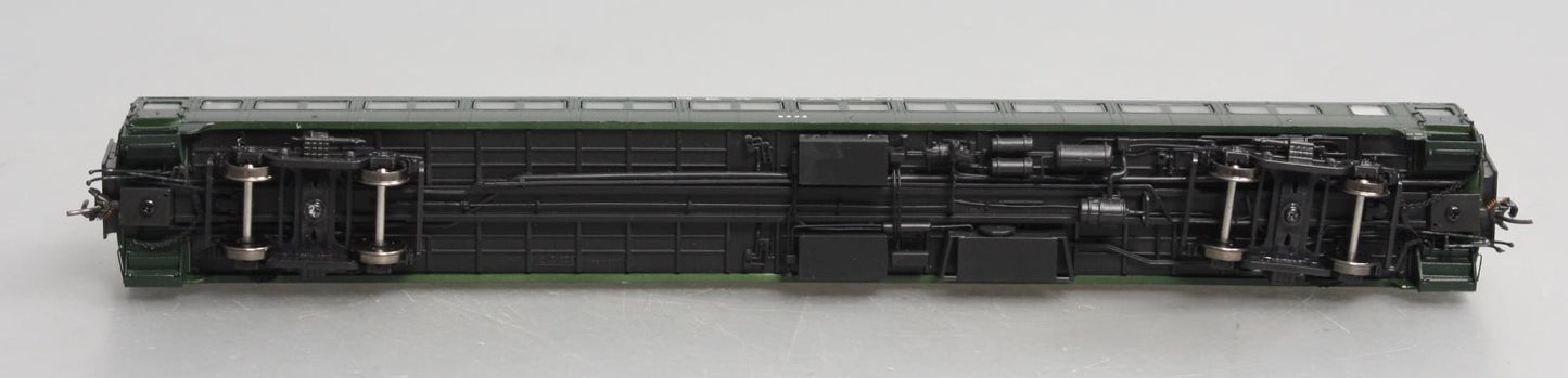 Rapido Trains 109126 HO New Haven 10-Window Coach, No Skirt #8242 (401 Green)