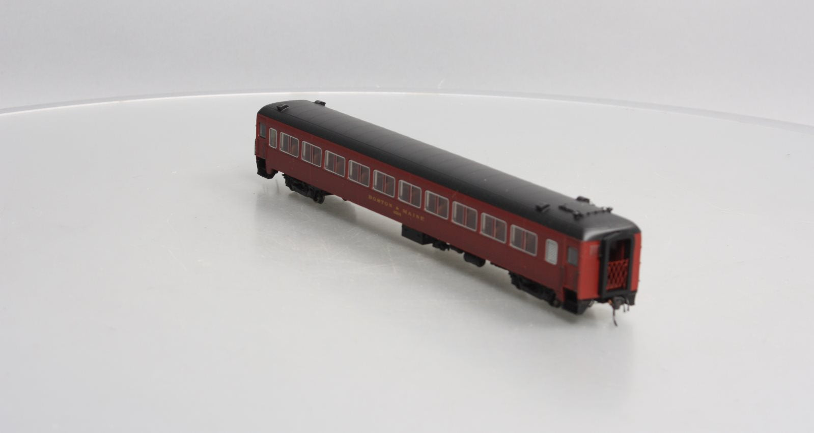 Rapido Trains 109049 HO Boston & Maine 'Osgood Bradley' 10-Window Coach #4584