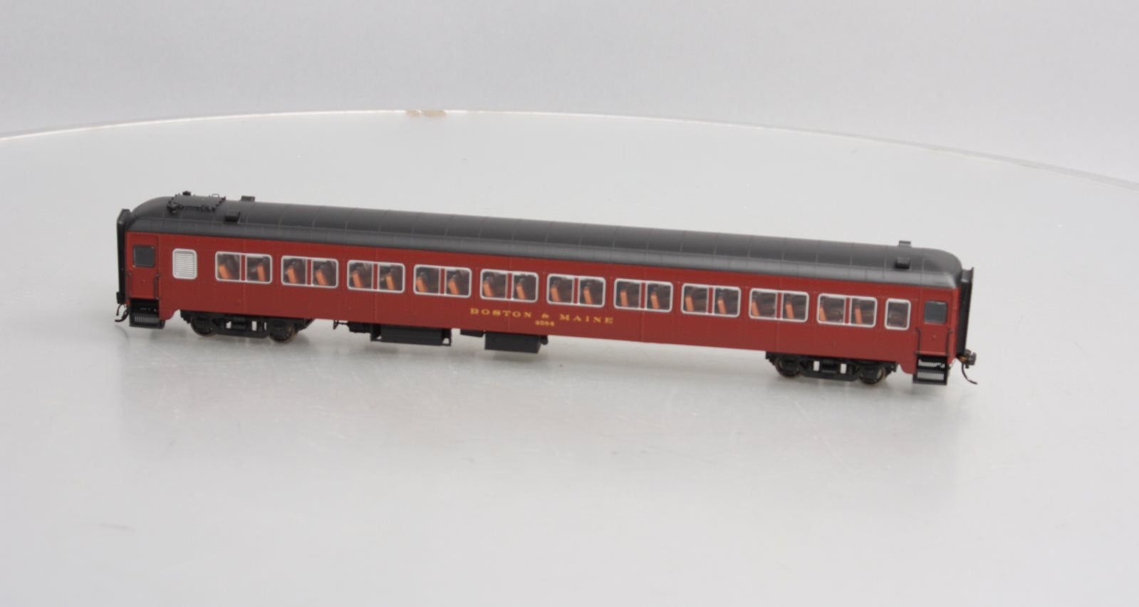 Rapido Trains 109049 HO Boston & Maine 'Osgood Bradley' 10-Window Coach #4584