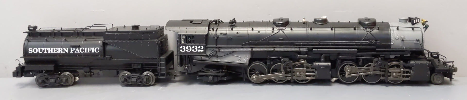 Lionel 6-85183 O Southern Pacific 2-6-6-2 Steam Loco with Bluetooth #3932
