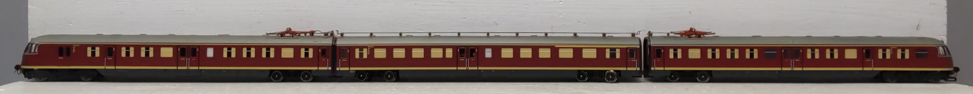 Trix 22625 HO Scale Deutsche Bahn Electric Powered Rail Car Train Set
