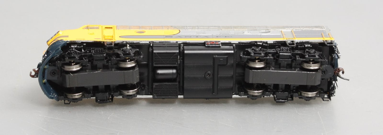 Athearn G22228 HO Santa Fe/Yellow Bonnet F7A Phase 2 Diesel Locomotive #341