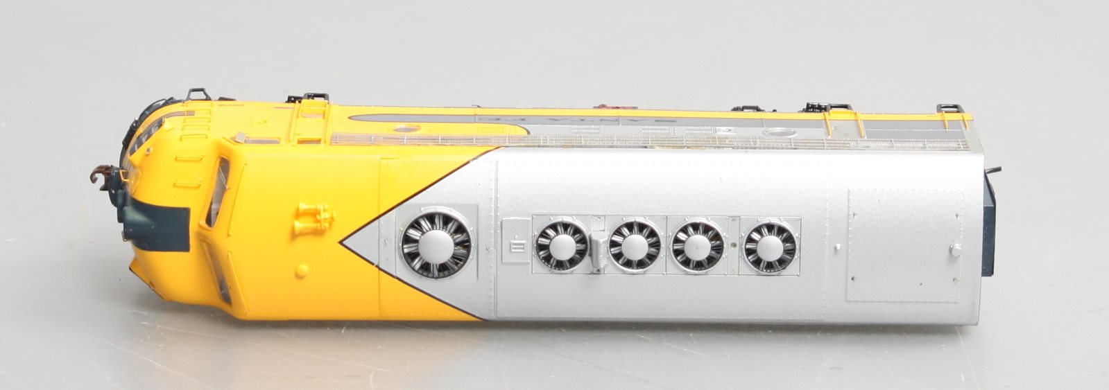 Athearn G22228 HO Santa Fe/Yellow Bonnet F7A Phase 2 Diesel Locomotive #341