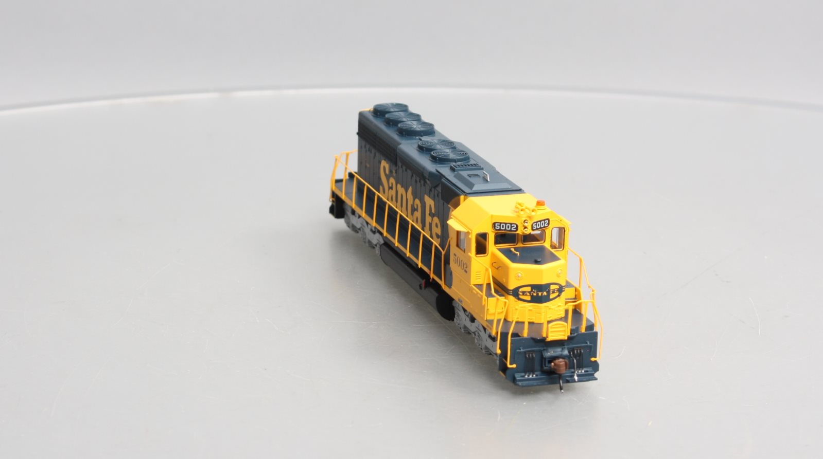 Athearn 98725 HO Santa Fe RTR SD40 Diesel Locomotive #5002