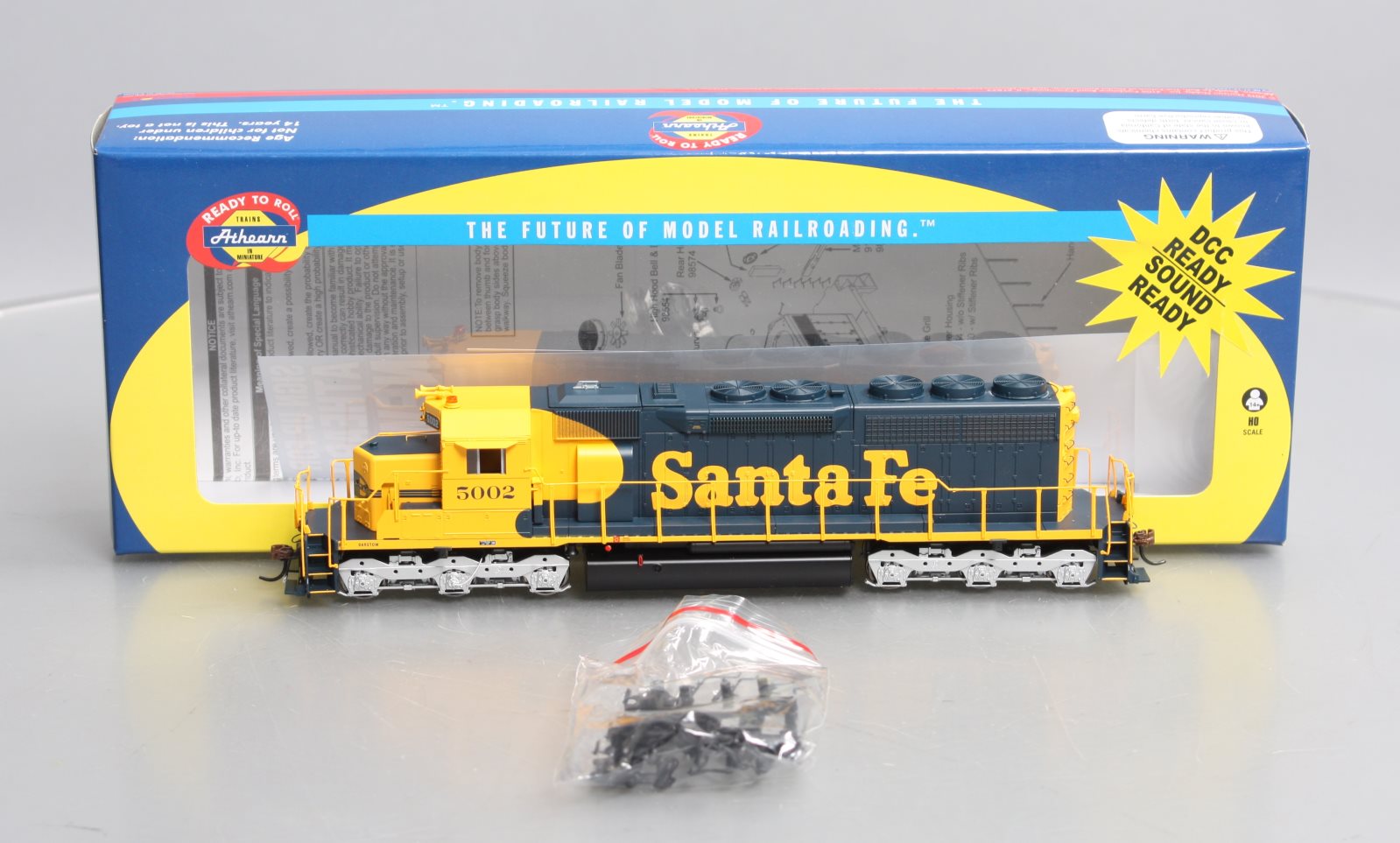 Athearn 98725 HO Santa Fe RTR SD40 Diesel Locomotive #5002
