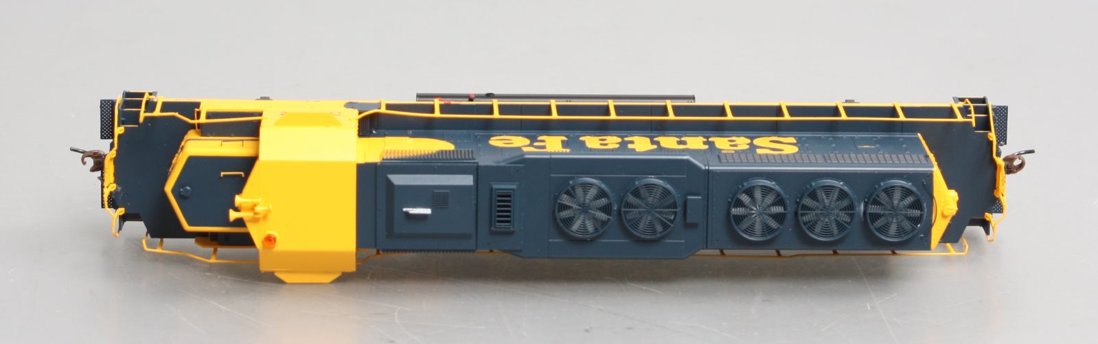 Athearn 98725 HO Santa Fe RTR SD40 Diesel Locomotive #5002