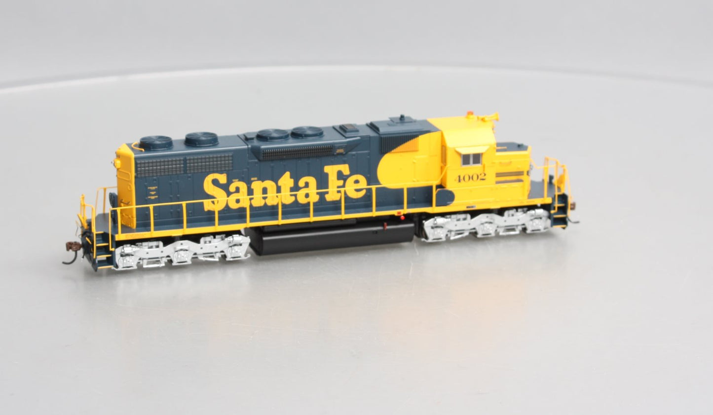 Athearn 64368 HO Scale Santa Fe SD39 Diesel Locomotive #4002