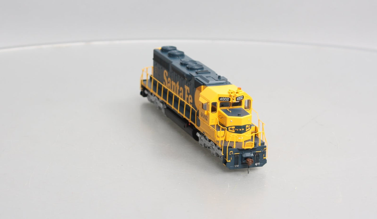 Athearn 64368 HO Scale Santa Fe SD39 Diesel Locomotive #4002