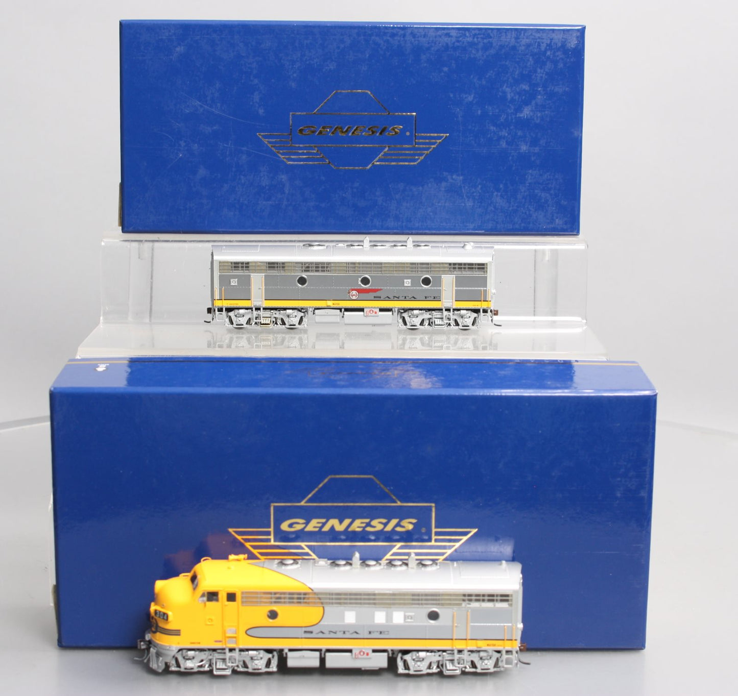 Athearn G22330 HO Santa Fe F7A/F3B Diesel Locomotive w/DCC & Sound #304L, #319B