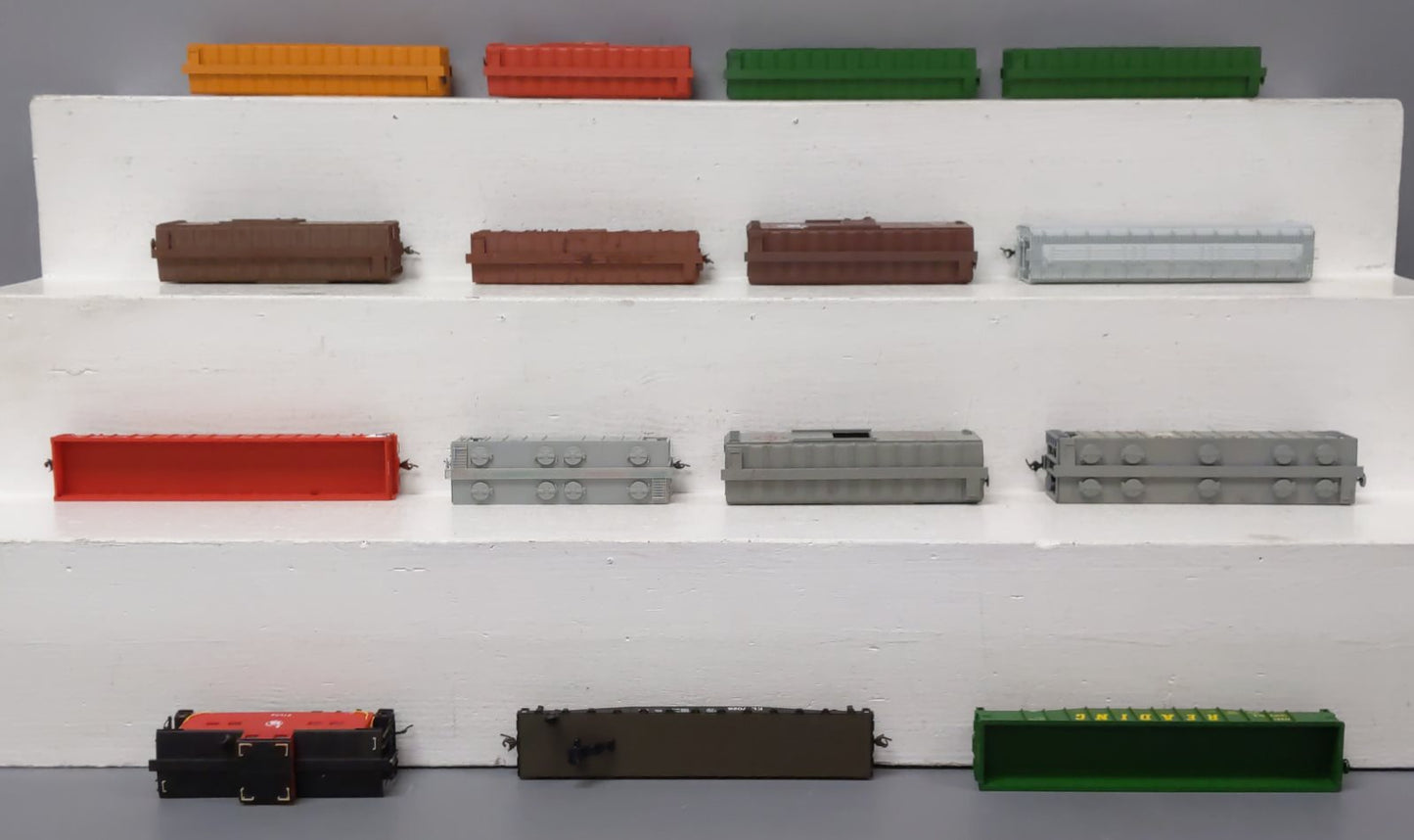 Life Like & Other HO Scale Assorted Freight Cars [15] VG