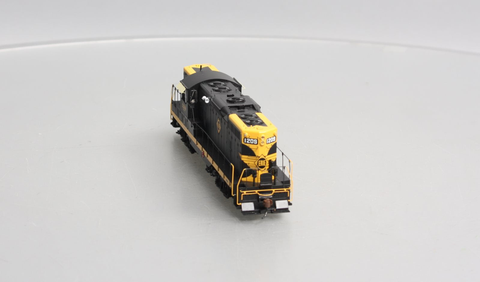 Athearn G62572 HO Erie GP7 Diesel Locomotive #1209