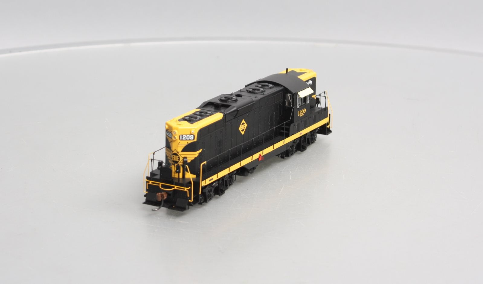 Athearn G62572 HO Erie GP7 Diesel Locomotive #1209