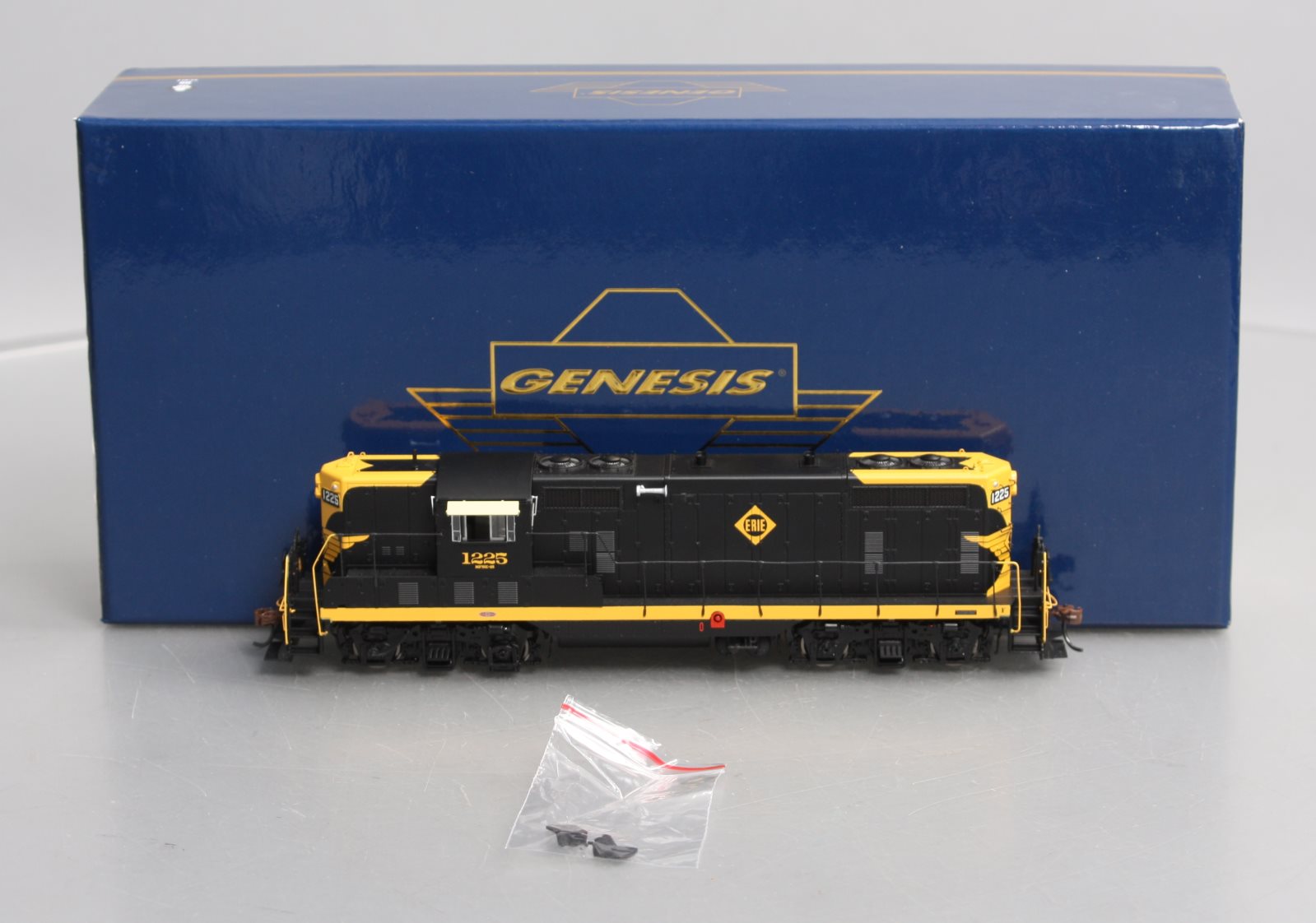 Athearn G62774 HO Erie GP7 Phase III Diesel Locomotive with DCC/Sound #1225