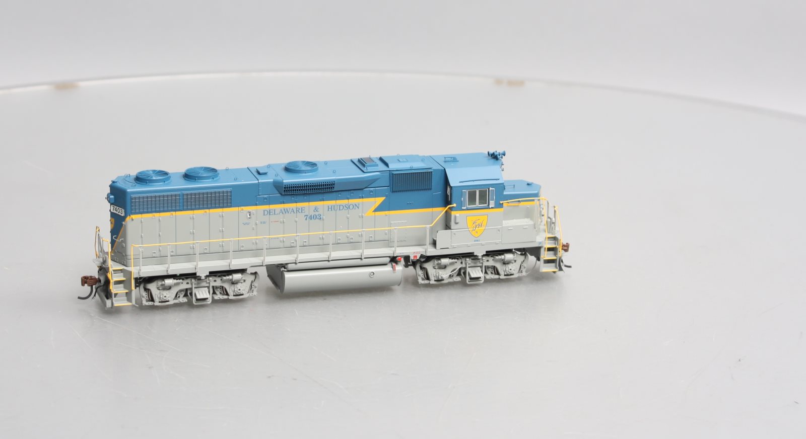 Athearn G40796 HO Delaware & Hudson GP39-2 Phase I Diesel Locomotive #7403