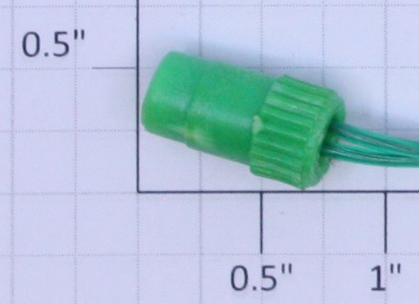 Lionel 8010-32 Green Plastic Miniature Screw Light Bulb Socket w 8