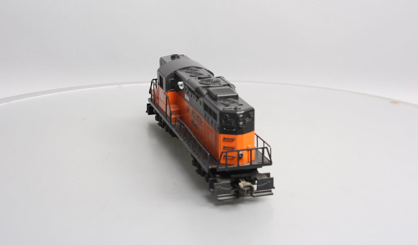 Lionel 6-18500 O Gauge Milwaukee Road GP9 Diesel Locomotive #8500 EX/Box