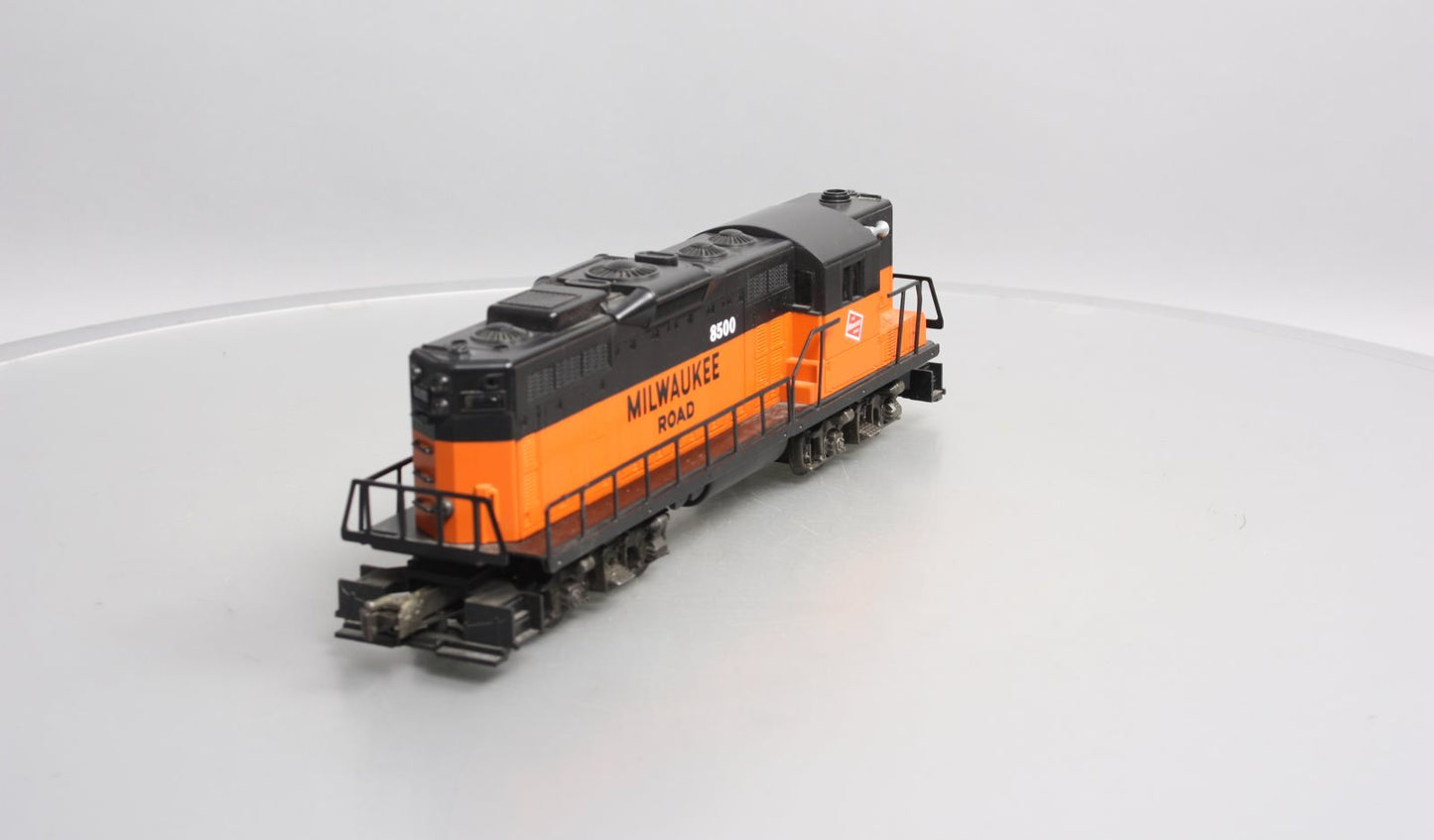 Lionel 6-18500 O Gauge Milwaukee Road GP9 Diesel Locomotive #8500 EX/Box