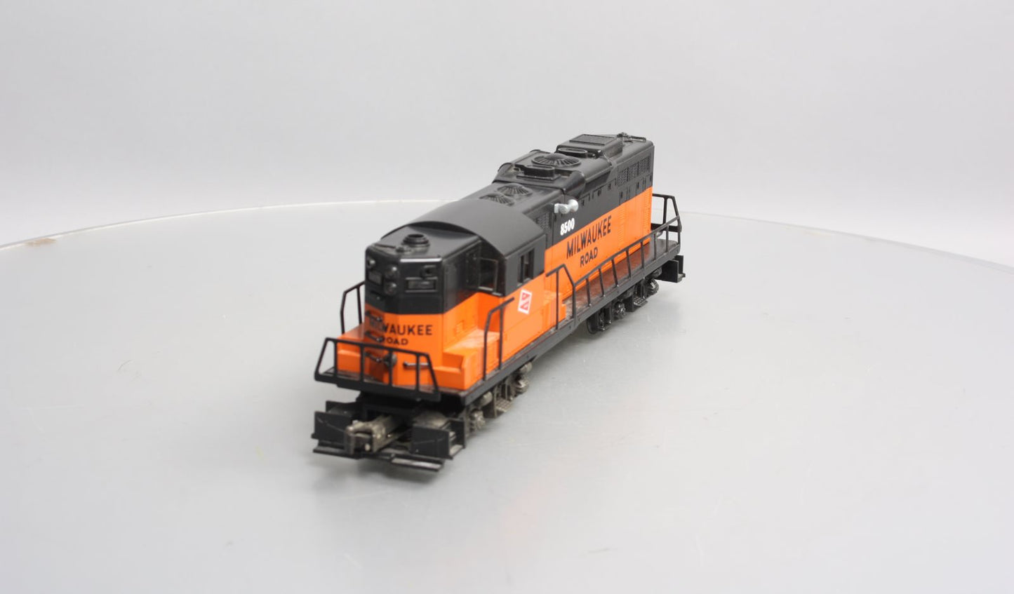 Lionel 6-18500 O Gauge Milwaukee Road GP9 Diesel Locomotive #8500 EX/Box