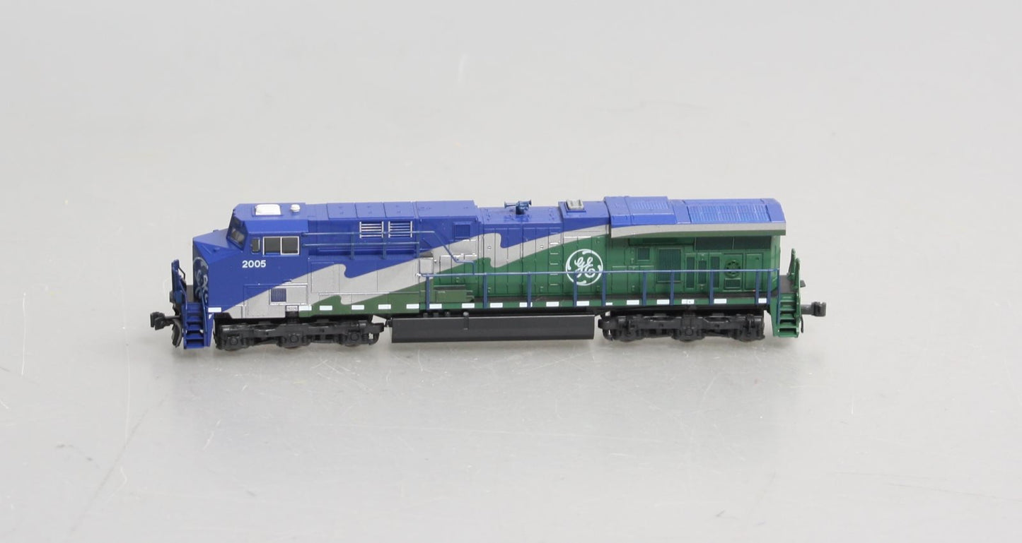 Kato 176-8911 N GE Demonstrator GS ES44AC 'GEVO' Diesel Locomotive #2005