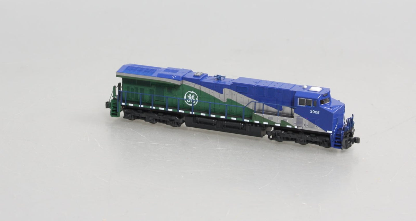 Kato 176-8911 N GE Demonstrator GS ES44AC 'GEVO' Diesel Locomotive #2005