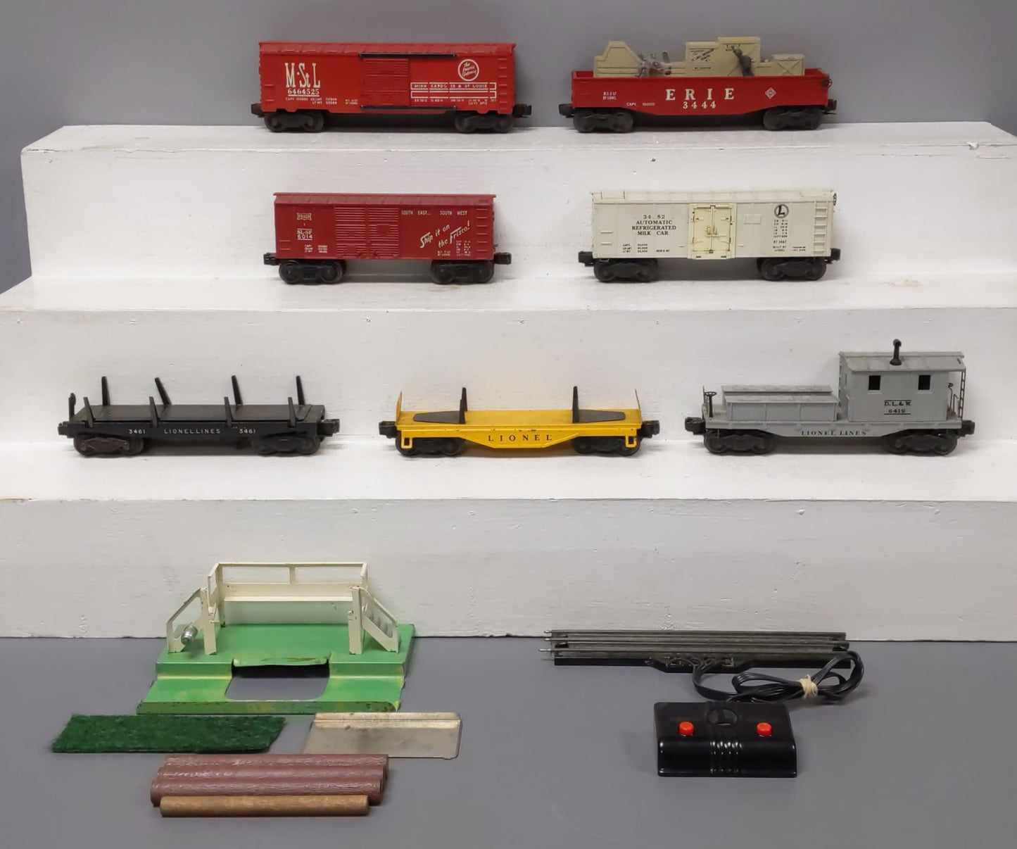 Lionel Vintage O Gauge Assorted Freight Cars [7] VG