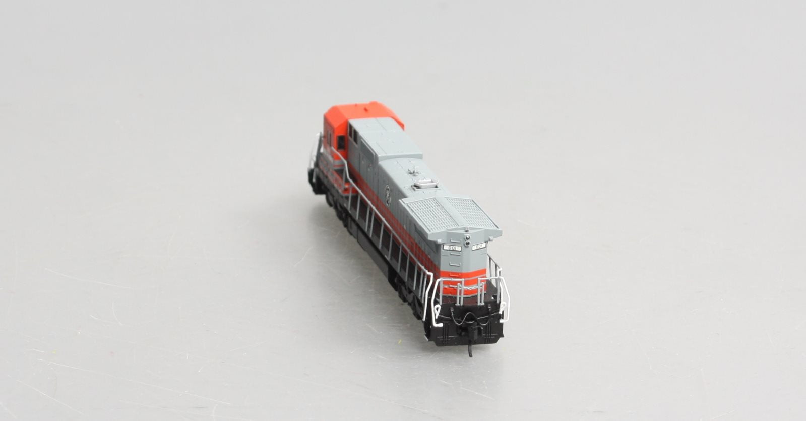 Atlas 51879 N GE Demonstrator GE Dash 8-40C Diesel Locomotive w/DCC #001