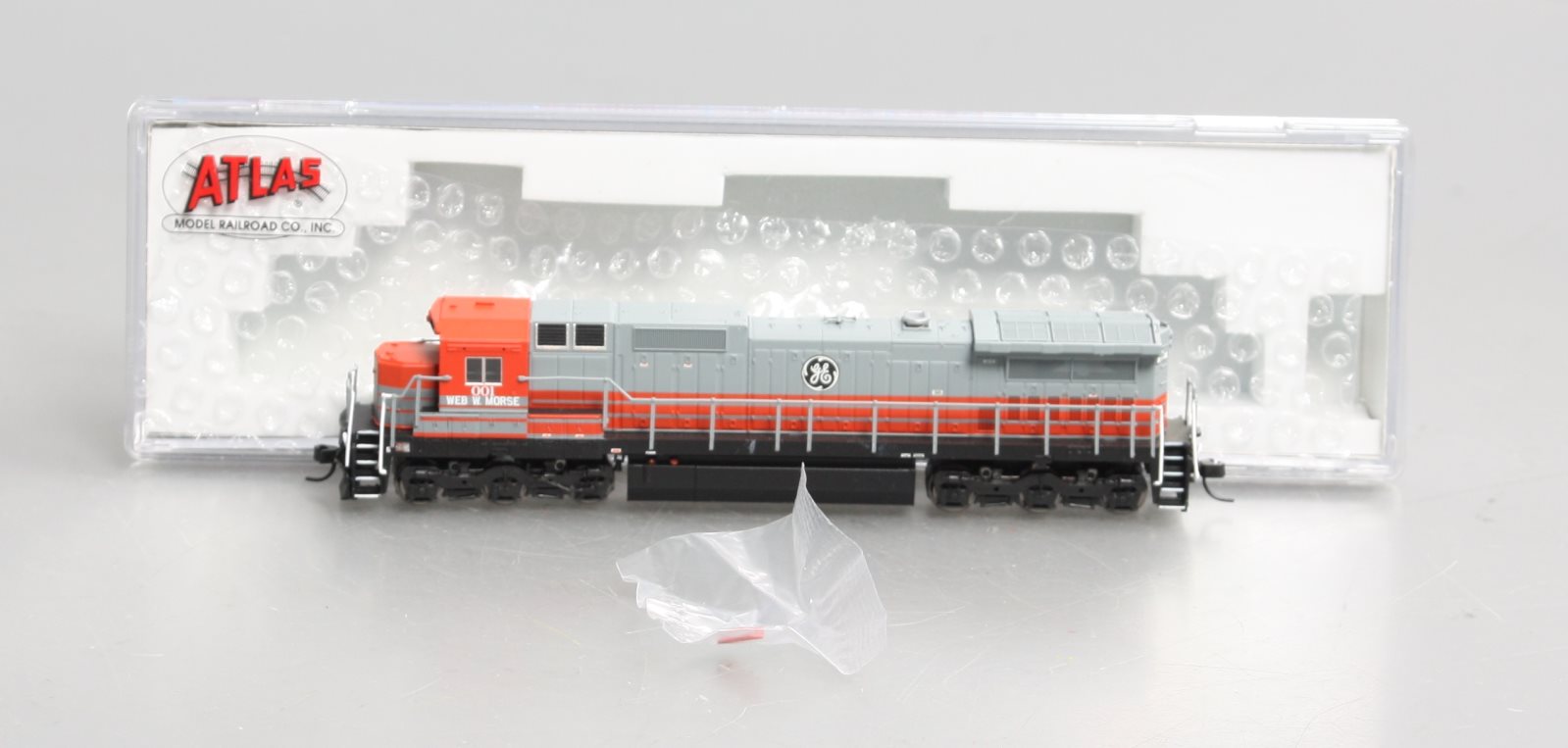 Atlas 51879 N GE Demonstrator GE Dash 8-40C Diesel Locomotive w/DCC #001