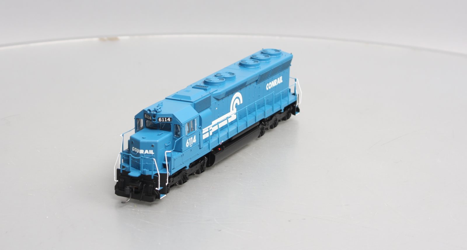 Walthers 920-41071 HO Conrail EMD SD45 Diesel Locomotive with Sound & DCC #6114