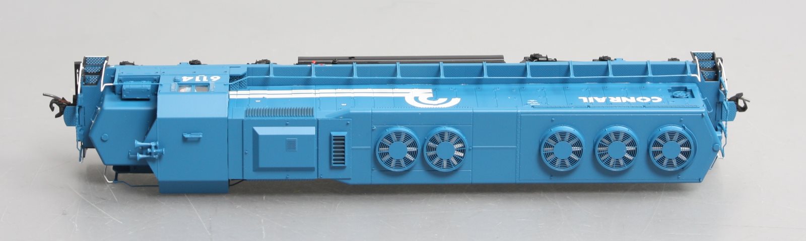 Walthers 920-41071 HO Conrail EMD SD45 Diesel Locomotive with Sound & DCC #6114