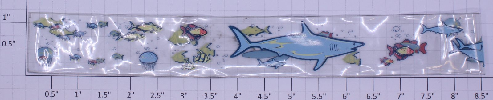 Lionel 16681-105 Aquarium Car Fish with Shark Belt