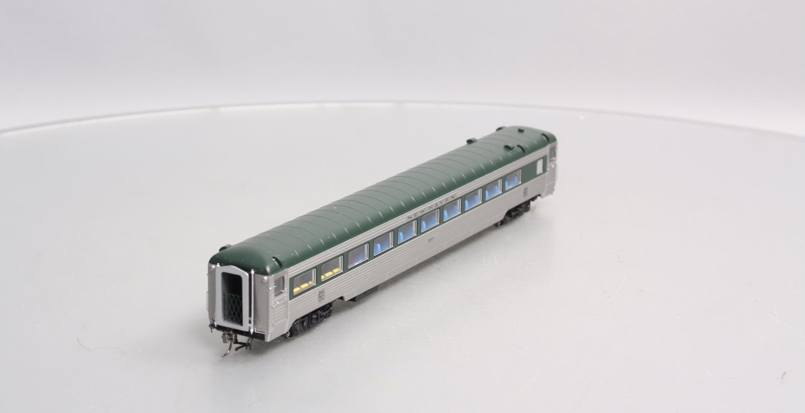 Rapido Trains 017206 HO New Haven Passenger Car w/Skirts #8661