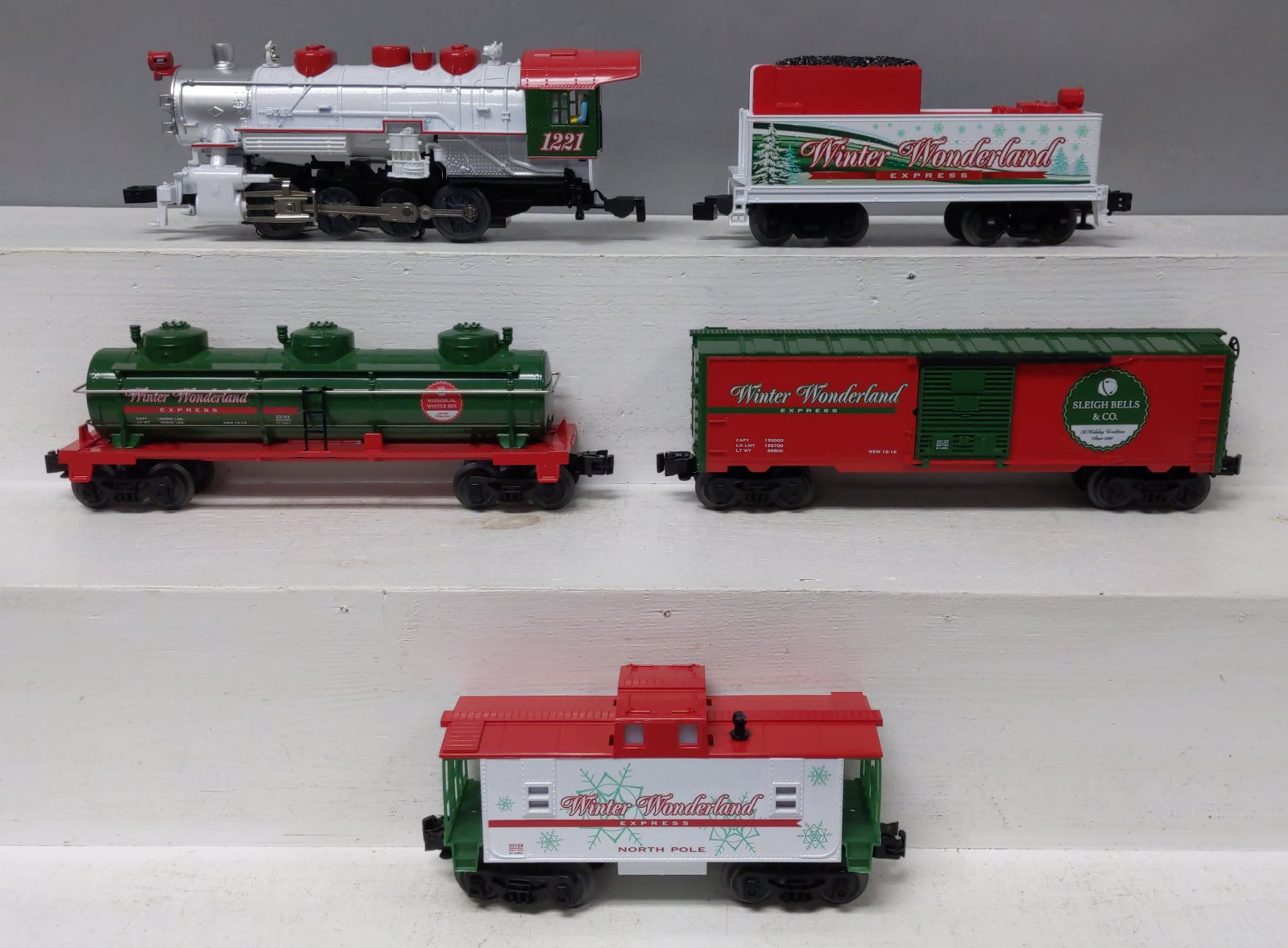 Lionel 1923150 Winter Wonderland LionChief O Gauge Train Set with Bluetooth LN/Box