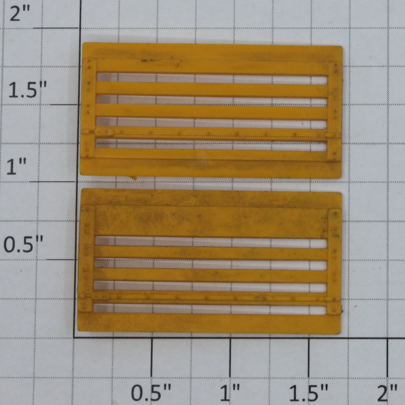 Lionel 6356-12 Dark Yellow Upper and Lower Level Stock Car Door (Set of 2)