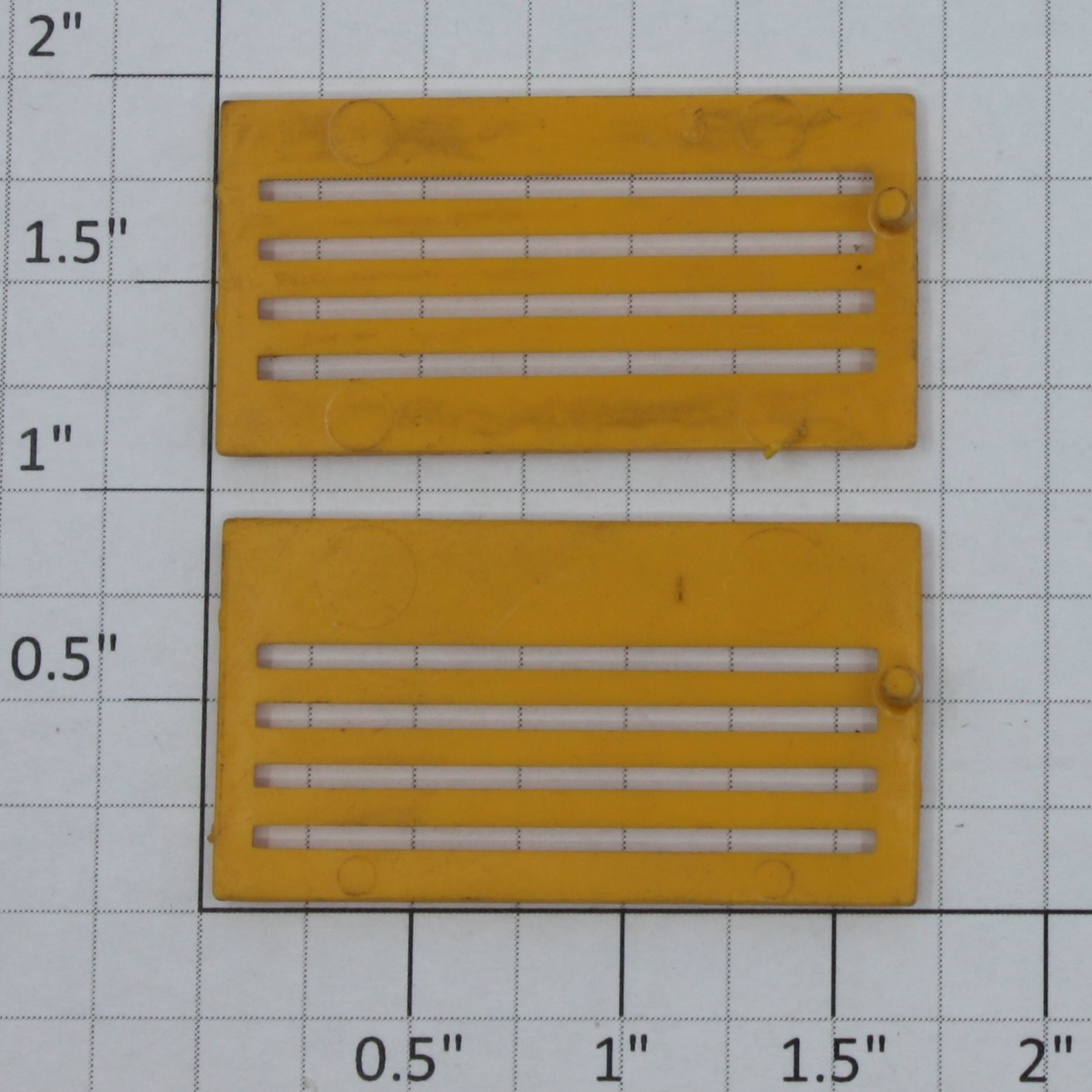 Lionel 6356-12 Dark Yellow Upper and Lower Level Stock Car Door (Set of 2)