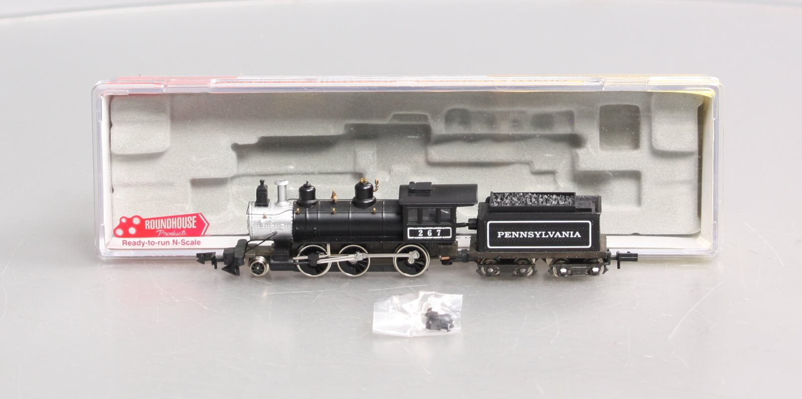 Roundhouse 8055 N Scale PRR 2-6-0 RTR Steam Locomotive & Tender #267 EX/Box